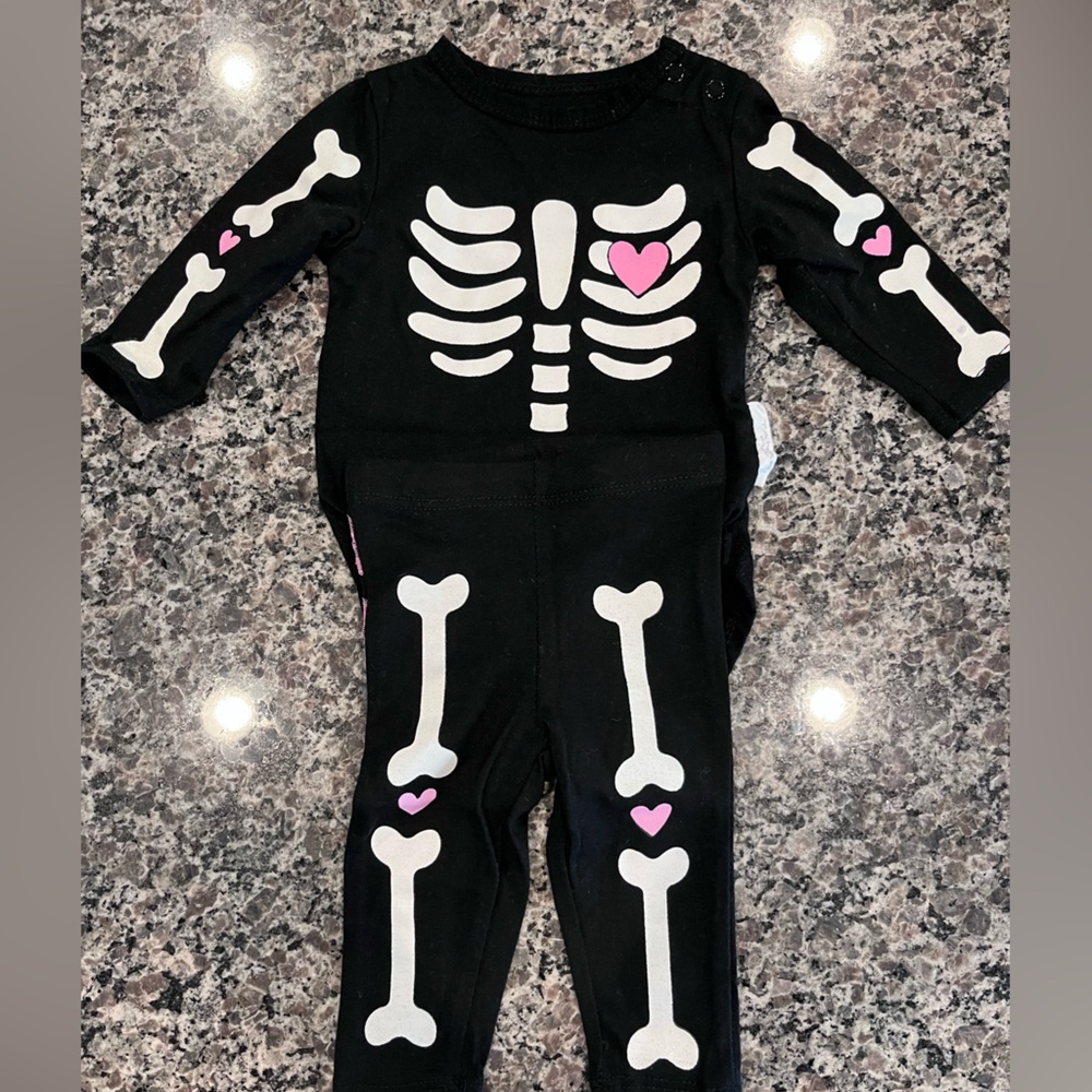 Tahari Baby Skeleton Outfit, Size 0-3 Months (Never Worn)